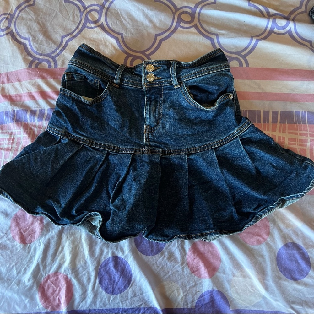 Denim pleated skirt